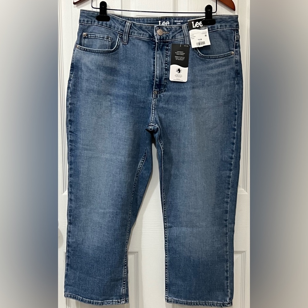 NWT Lee Mid-Rise Capri